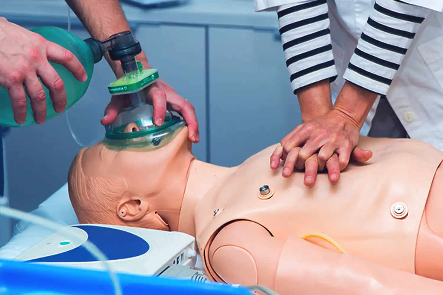 أفضل دورات الإنعاش القلبي الرئوي (CPR) المعتمدة في السعودية – دليل شامل